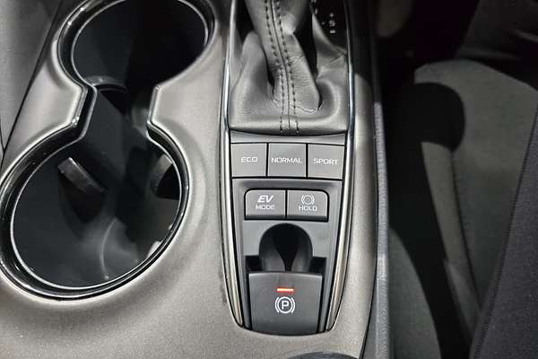 2022 Toyota Camry Ascent AXVH70R