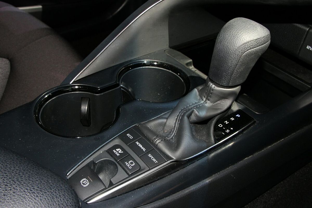 2020 Toyota Camry Ascent ASV70R