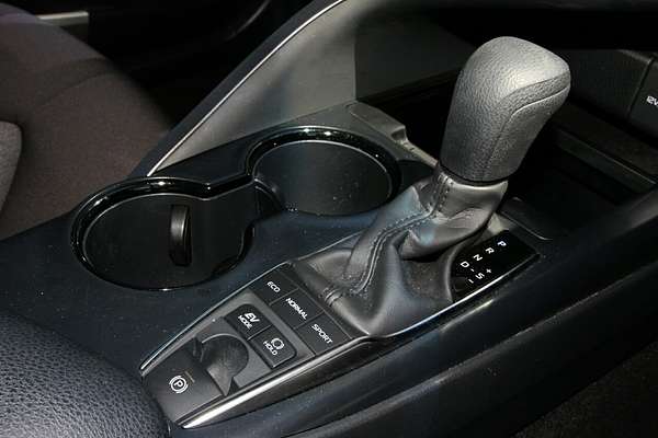 2020 Toyota Camry Ascent ASV70R