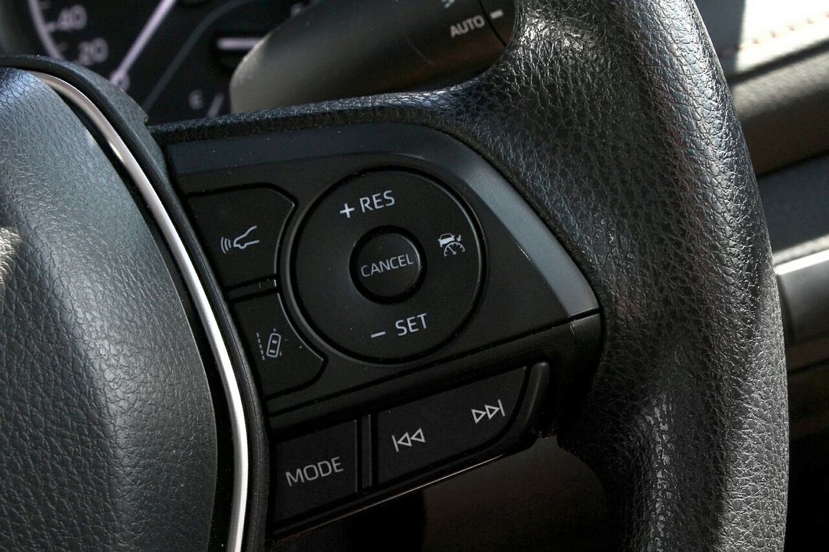 2020 Toyota Camry Ascent ASV70R