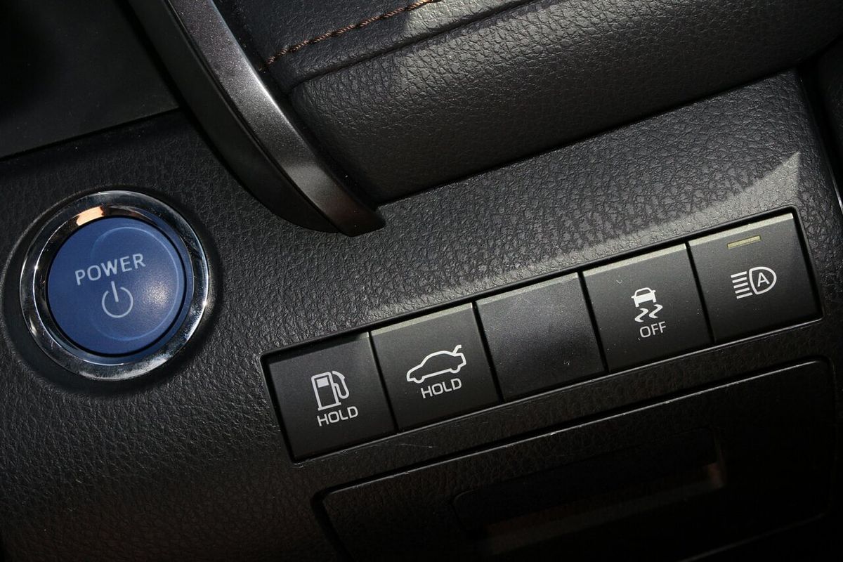 2020 Toyota Camry Ascent ASV70R