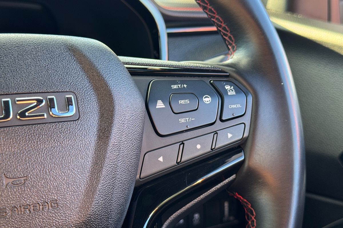 2023 Isuzu D-MAX X-TERRAIN  4X4