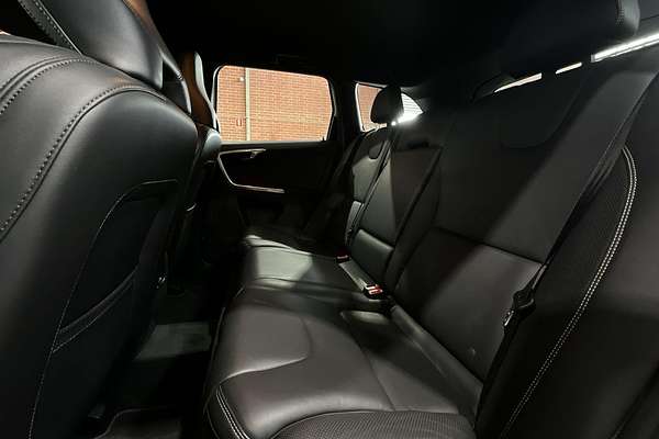 2015 Volvo XC60 D5 R-Design