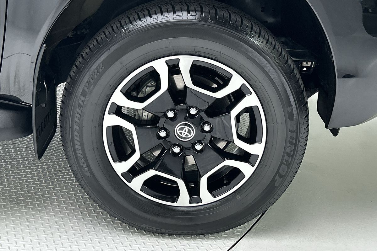 2025 Toyota Hilux SR5 48V GUN126R 4X4