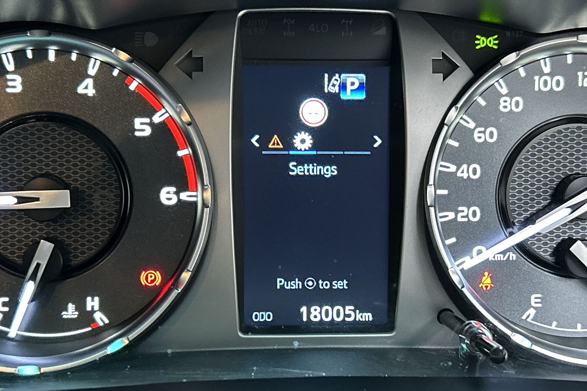 2025 Toyota Hilux SR5 48V GUN126R 4X4