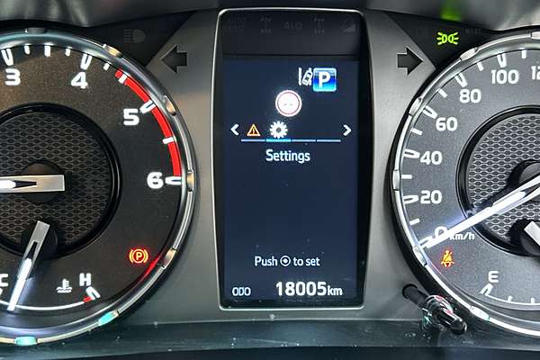 2025 Toyota Hilux SR5 48V GUN126R 4X4