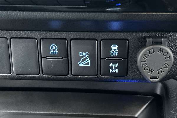 2025 Toyota Hilux SR5 48V GUN126R 4X4