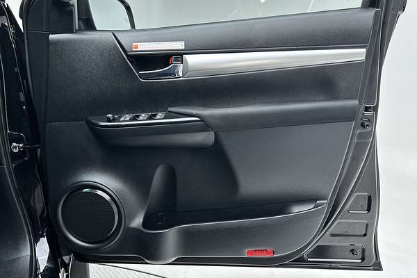 2025 Toyota Hilux SR5 48V GUN126R 4X4