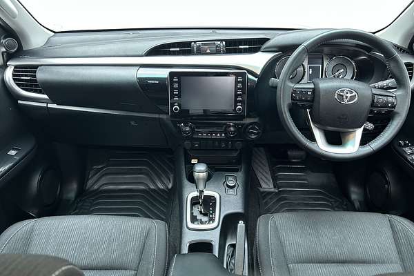 2025 Toyota Hilux SR5 48V GUN126R 4X4