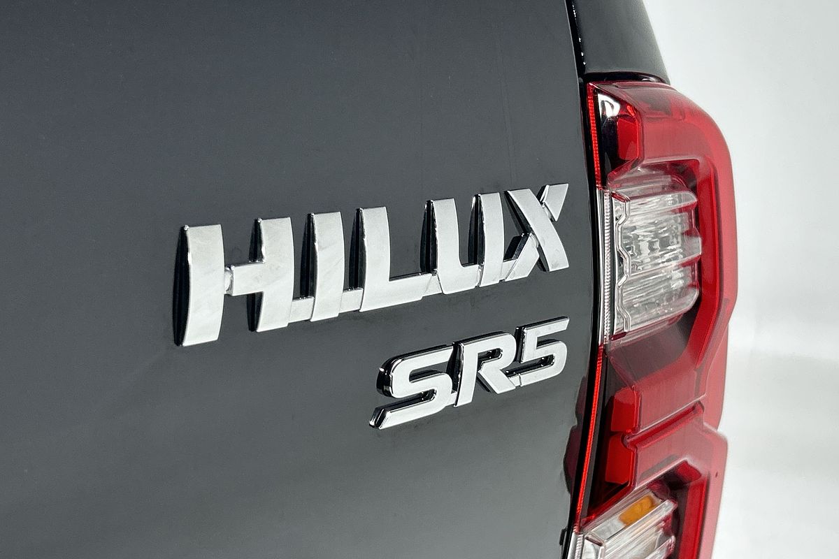2025 Toyota Hilux SR5 48V GUN126R 4X4