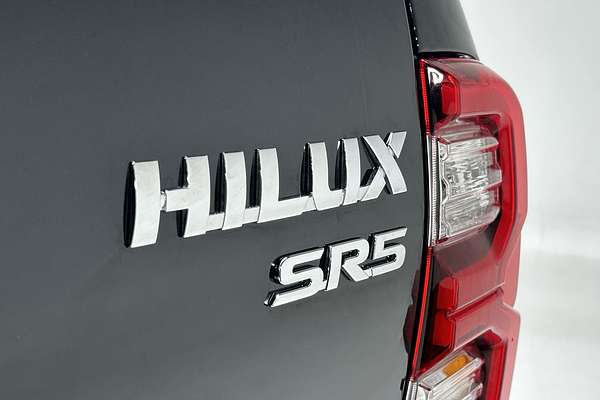 2025 Toyota Hilux SR5 48V GUN126R 4X4