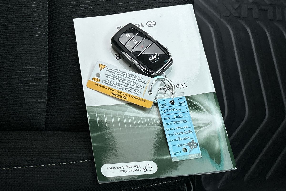 2025 Toyota Hilux SR5 48V GUN126R 4X4