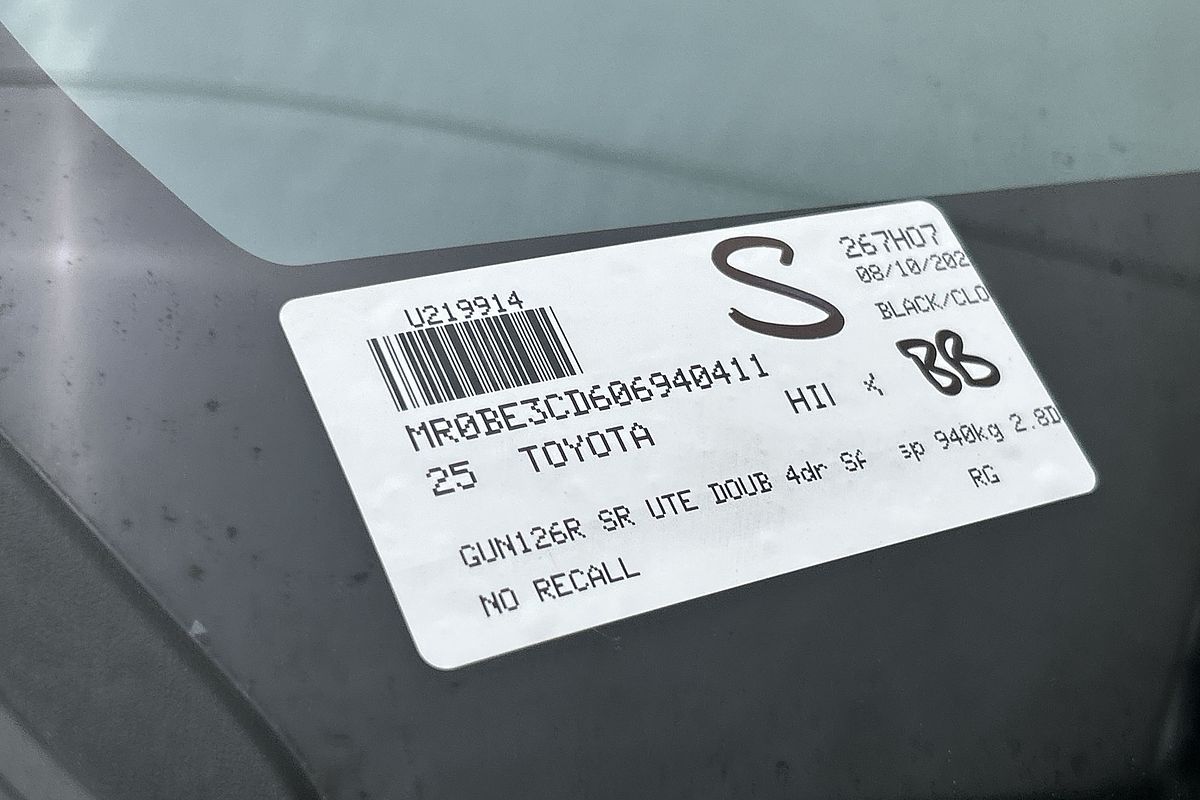 2025 Toyota Hilux SR5 48V GUN126R 4X4