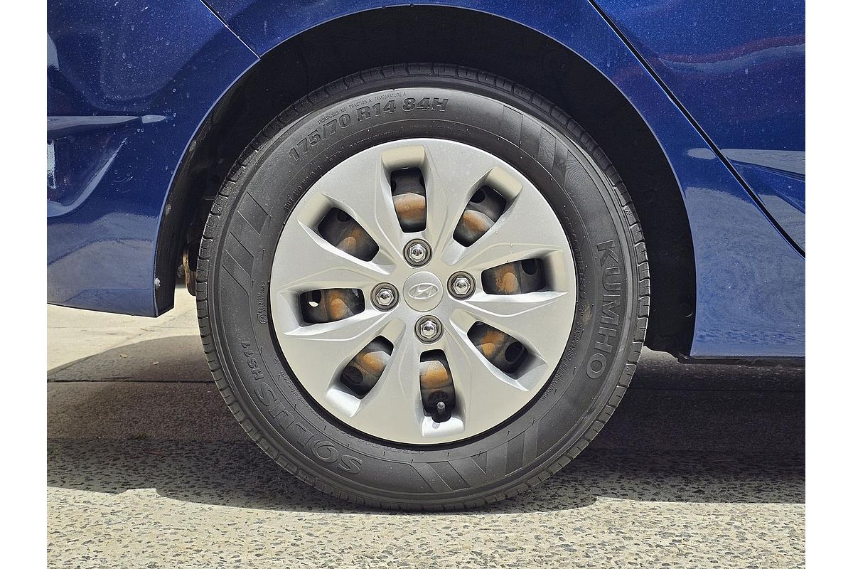 2014 Hyundai Accent Active RB2