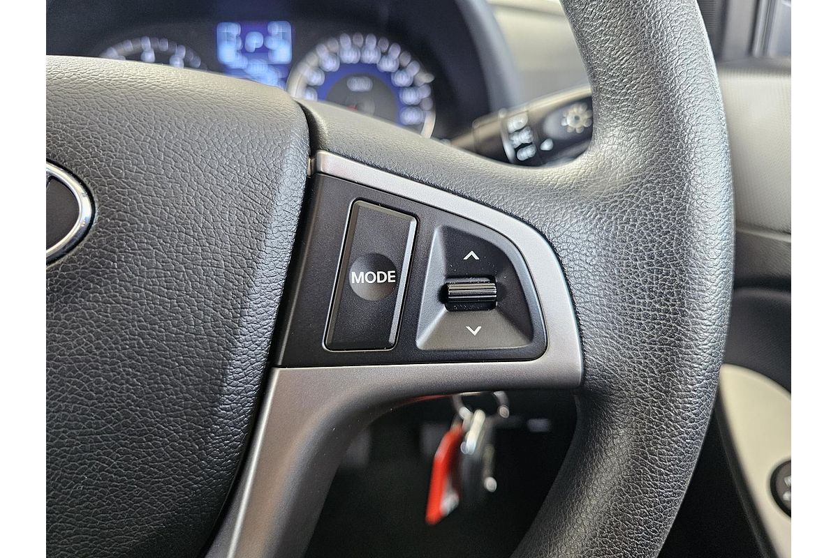 2014 Hyundai Accent Active RB2