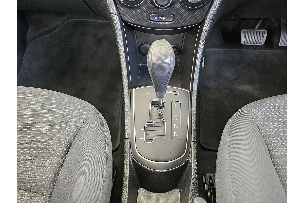 2014 Hyundai Accent Active RB2