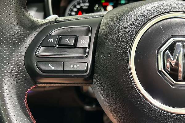 2023 MG HS Essence X SAS23