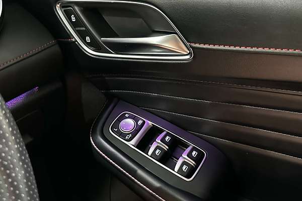 2023 MG HS Essence X SAS23