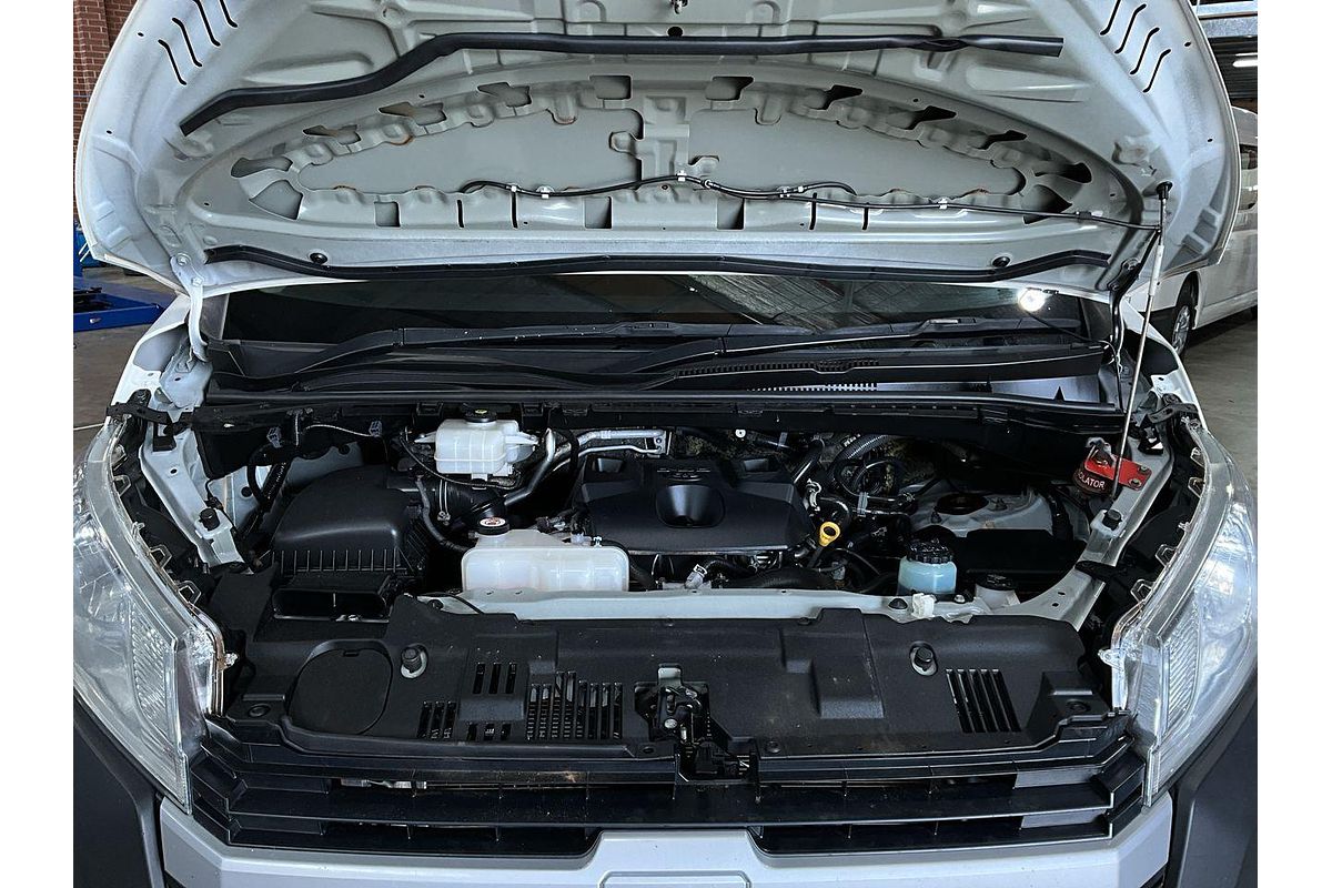 2022 Toyota Hiace Commuter GDH322R ELWB High Roof