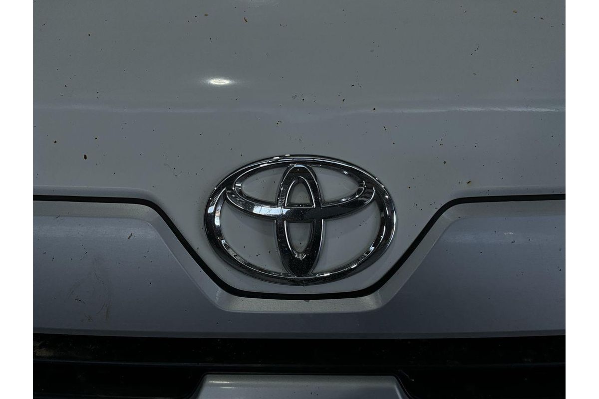 2021 Toyota Hiace Commuter GDH322R ELWB High Roof