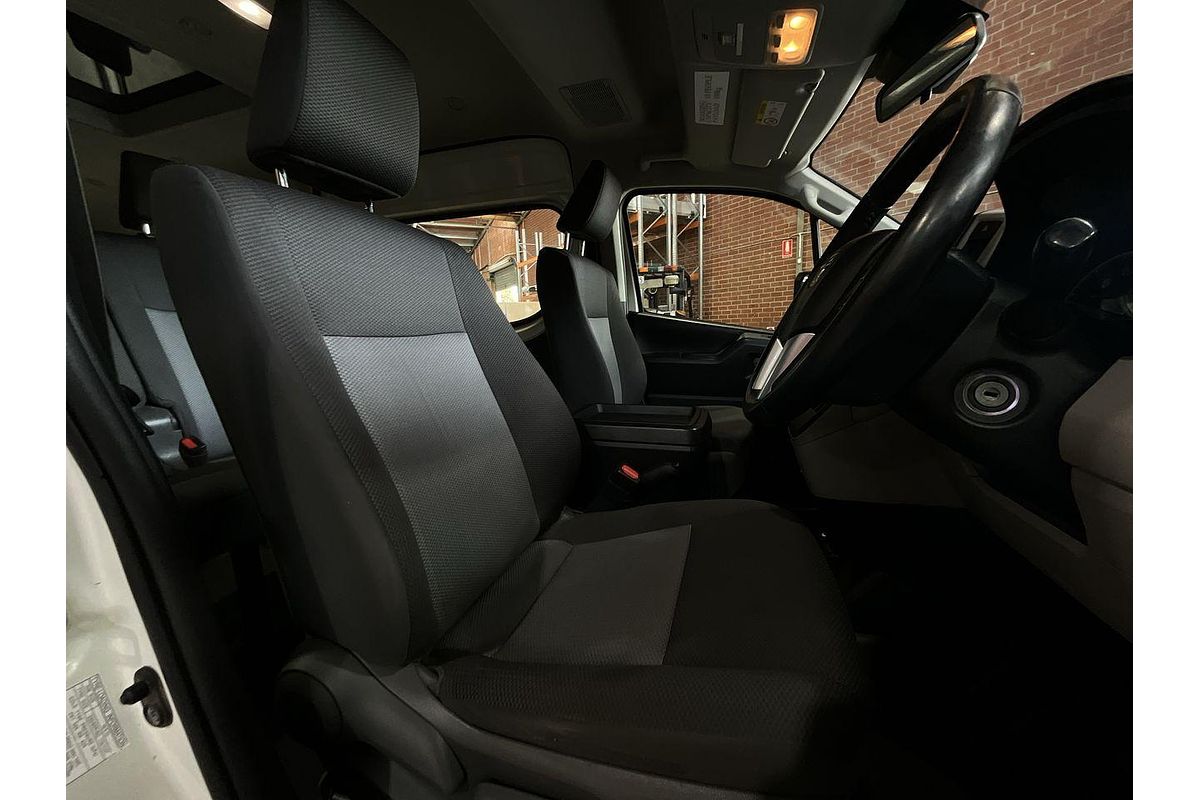 2022 Toyota Hiace Commuter GDH322R ELWB High Roof