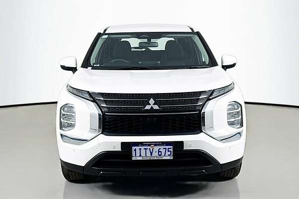 2024 Mitsubishi Outlander ES ZM