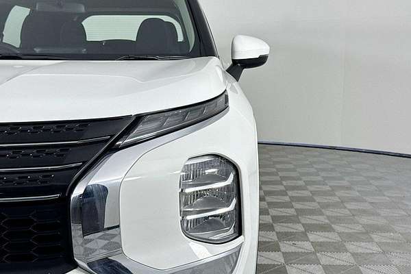 2024 Mitsubishi Outlander ES ZM