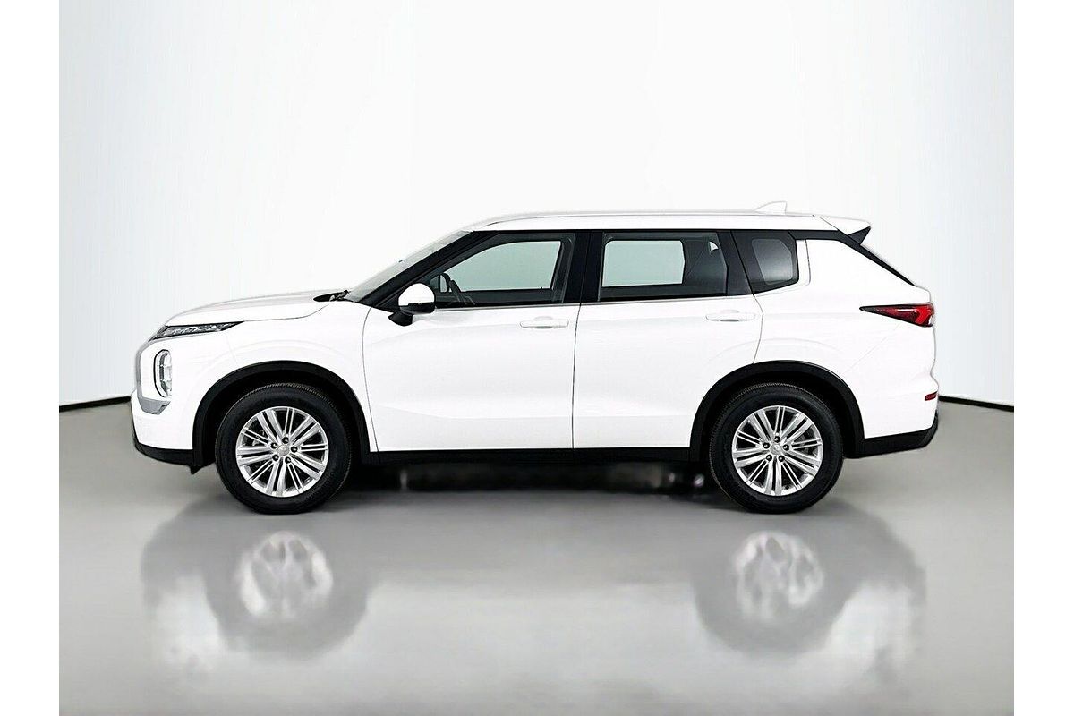 2024 Mitsubishi Outlander ES ZM