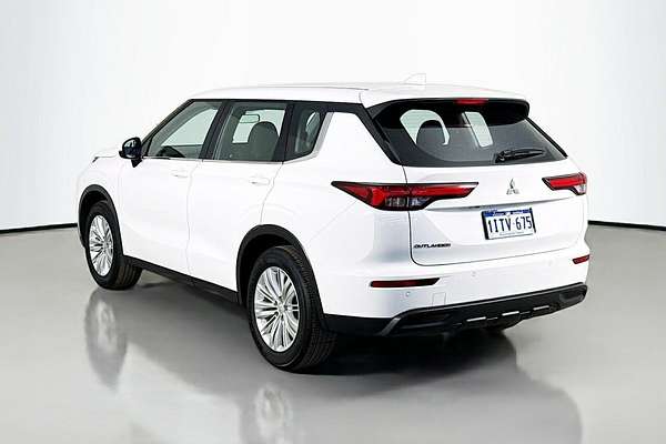 2024 Mitsubishi Outlander ES ZM