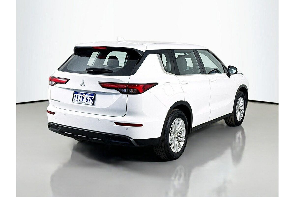 2024 Mitsubishi Outlander ES ZM