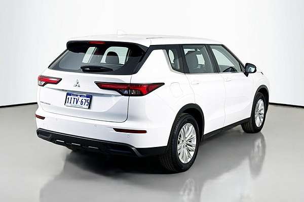 2024 Mitsubishi Outlander ES ZM