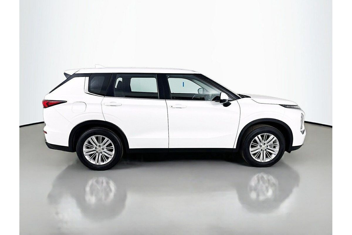 2024 Mitsubishi Outlander ES ZM