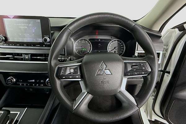 2024 Mitsubishi Outlander ES ZM