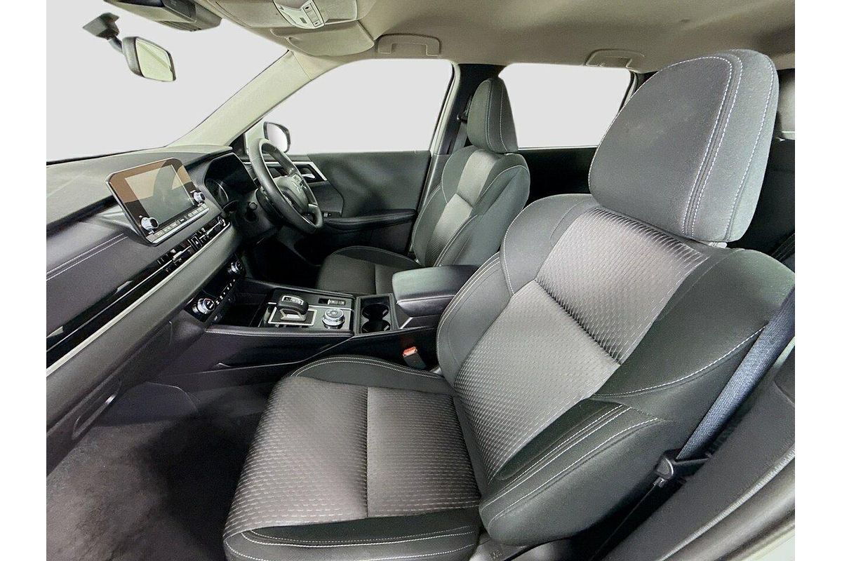 2024 Mitsubishi Outlander ES ZM