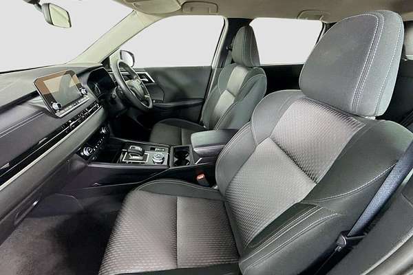 2024 Mitsubishi Outlander ES ZM