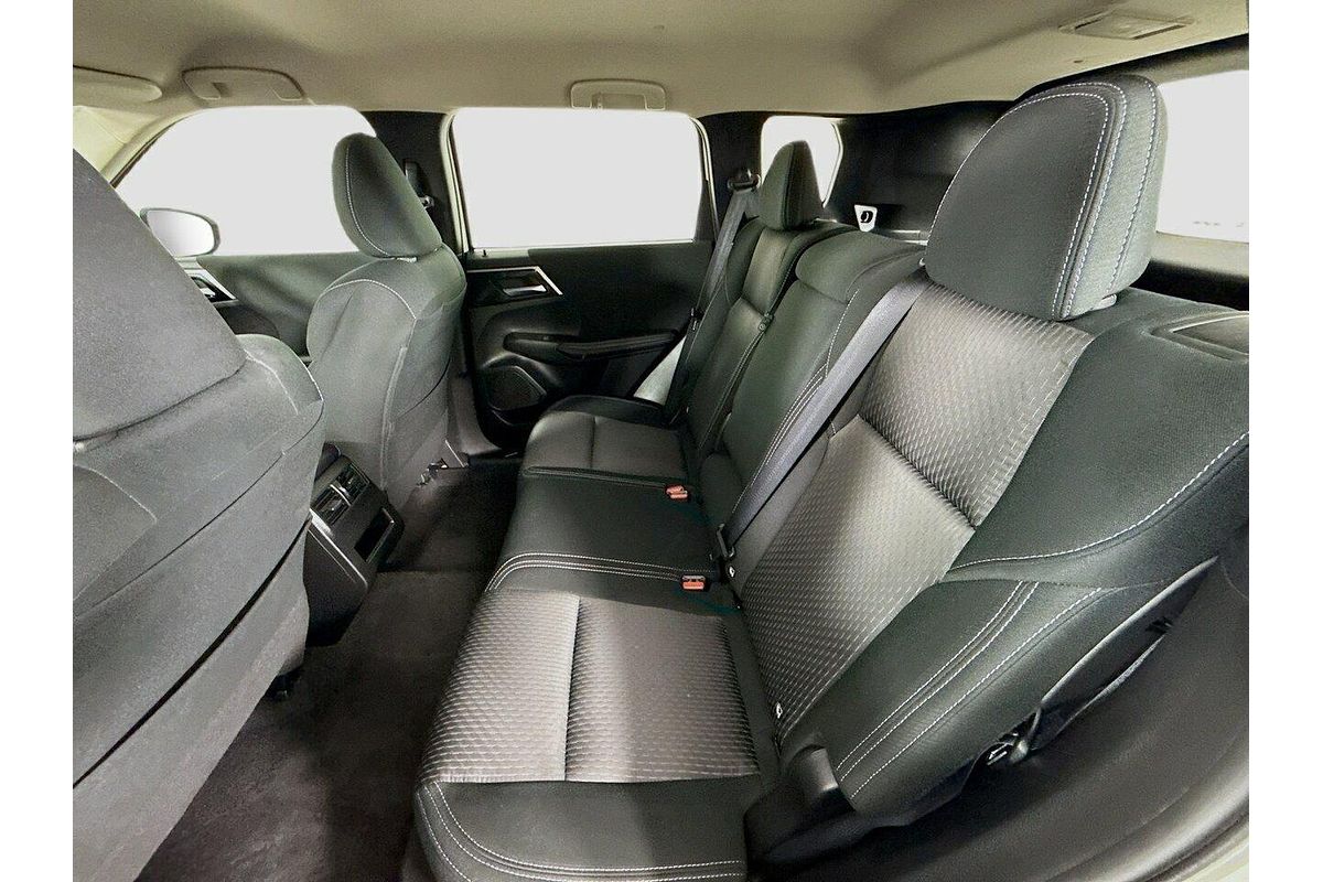 2024 Mitsubishi Outlander ES ZM