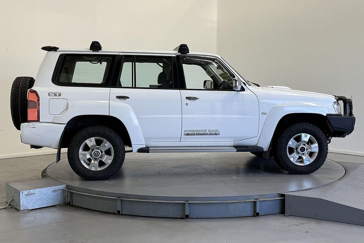 2016 Nissan Patrol ST Y61