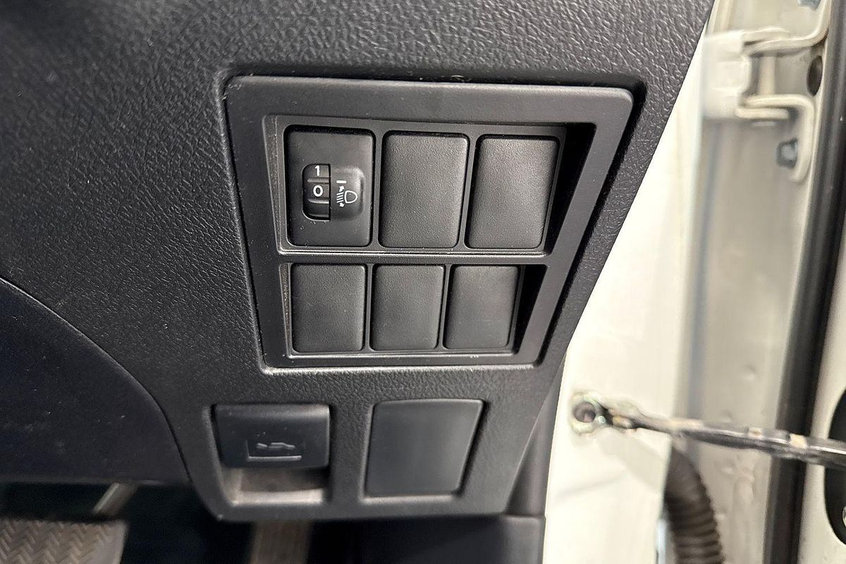 2018 Toyota Hilux Workmate TGN121R Rear Wheel Drive