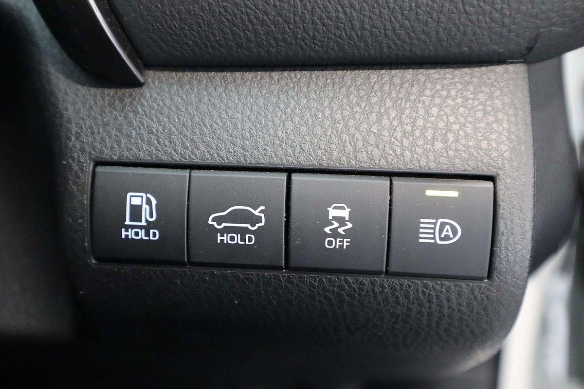 2018 Toyota Camry Ascent ASV70R