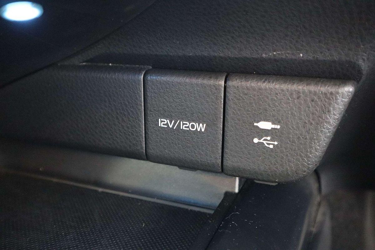 2018 Toyota Camry Ascent ASV70R