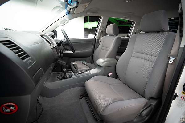 2013 Toyota Hilux SR5 KUN26R 4X4