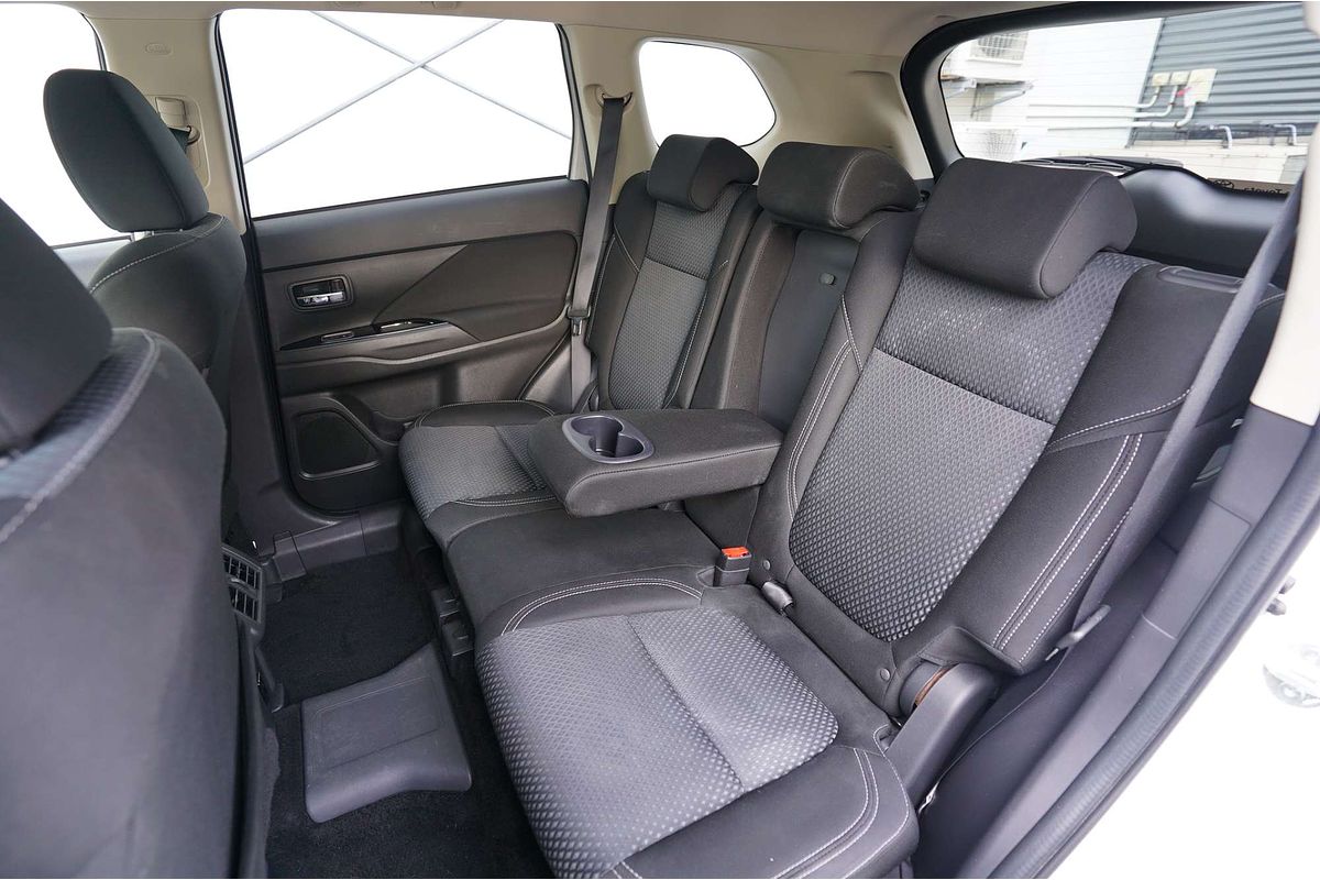 2020 Mitsubishi Outlander PHEV ES ADAS ZL