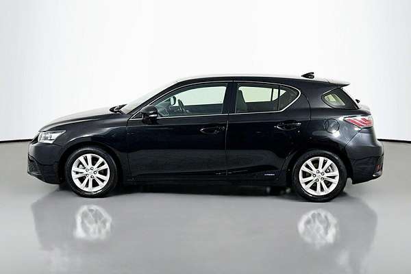 2017 Lexus CT CT200h Luxury ZWA10R