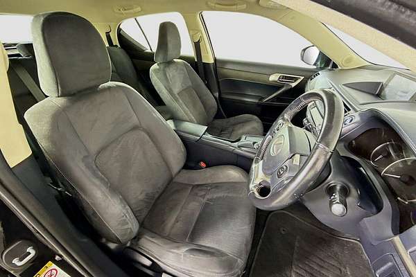 2017 Lexus CT CT200h Luxury ZWA10R