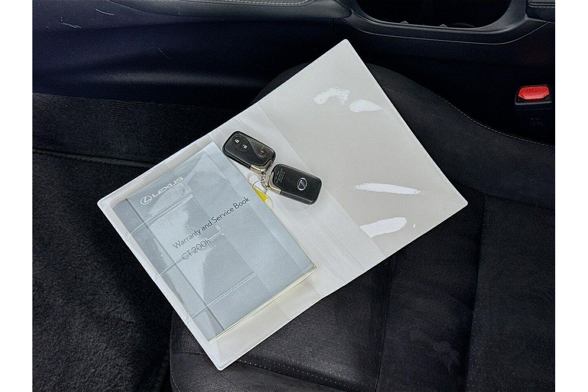 2017 Lexus CT CT200h Luxury ZWA10R