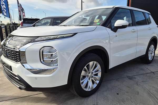 2025 Mitsubishi Outlander ES ZM