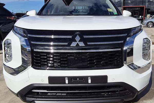 2025 Mitsubishi Outlander ES ZM