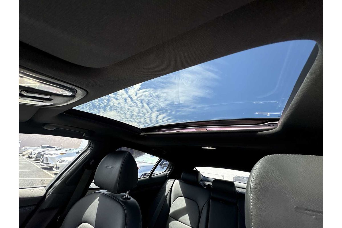 2022 Kia Stinger GT1