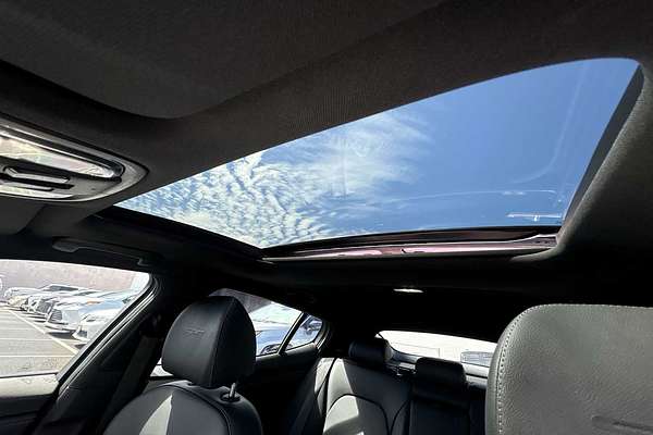 2022 Kia Stinger GT1