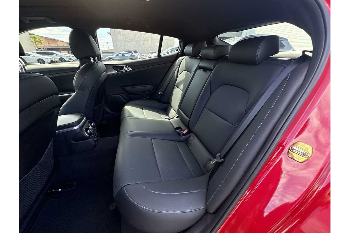 2022 Kia Stinger GT1